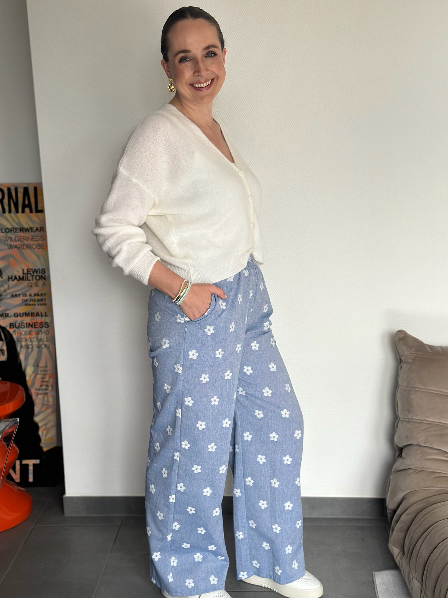 Weite Hose mit Blumen „Flower“