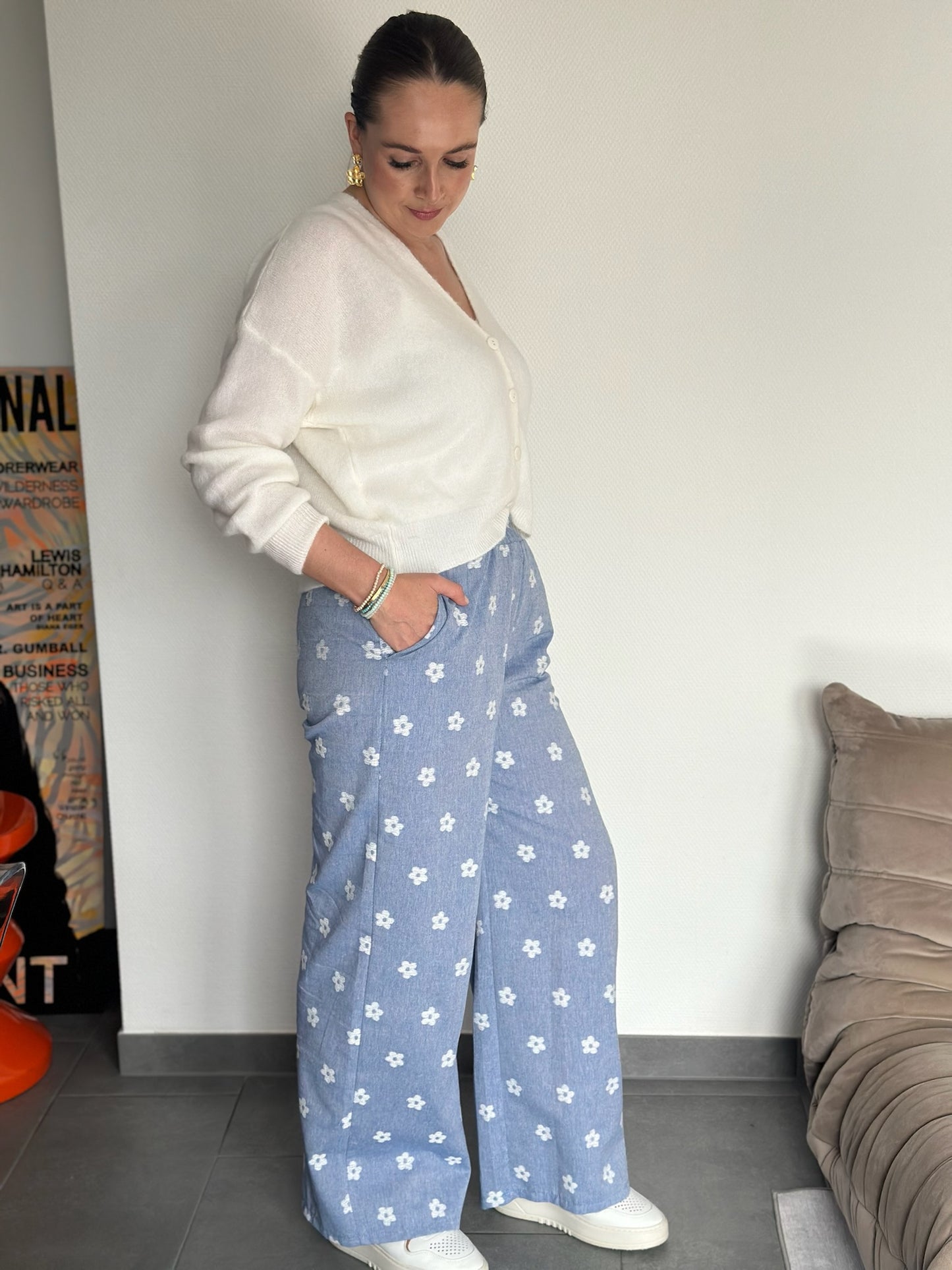 Weite Hose mit Blumen „Flower“