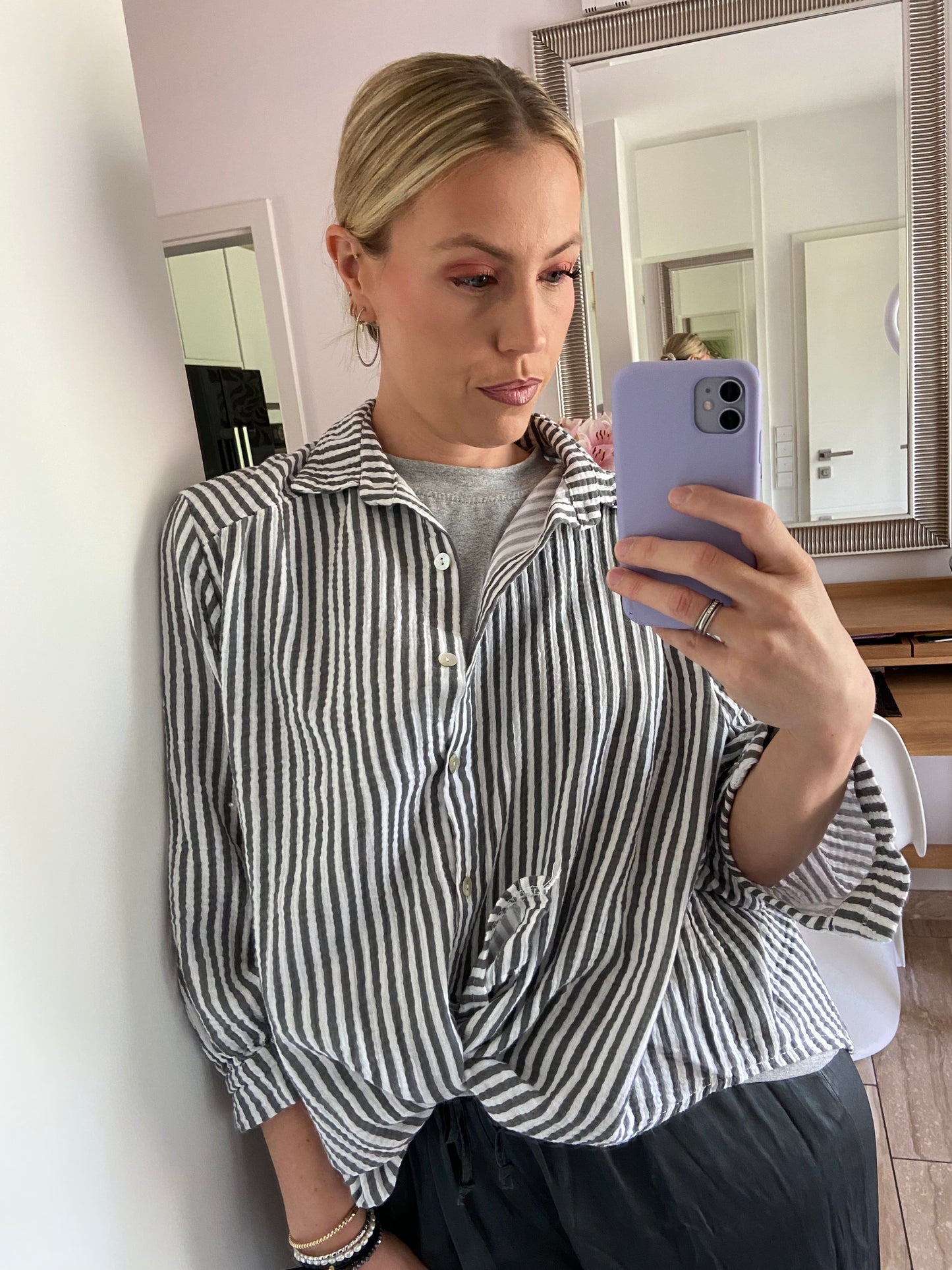 Musselinbluse „Stripe“ Weiß/Anthrazit
