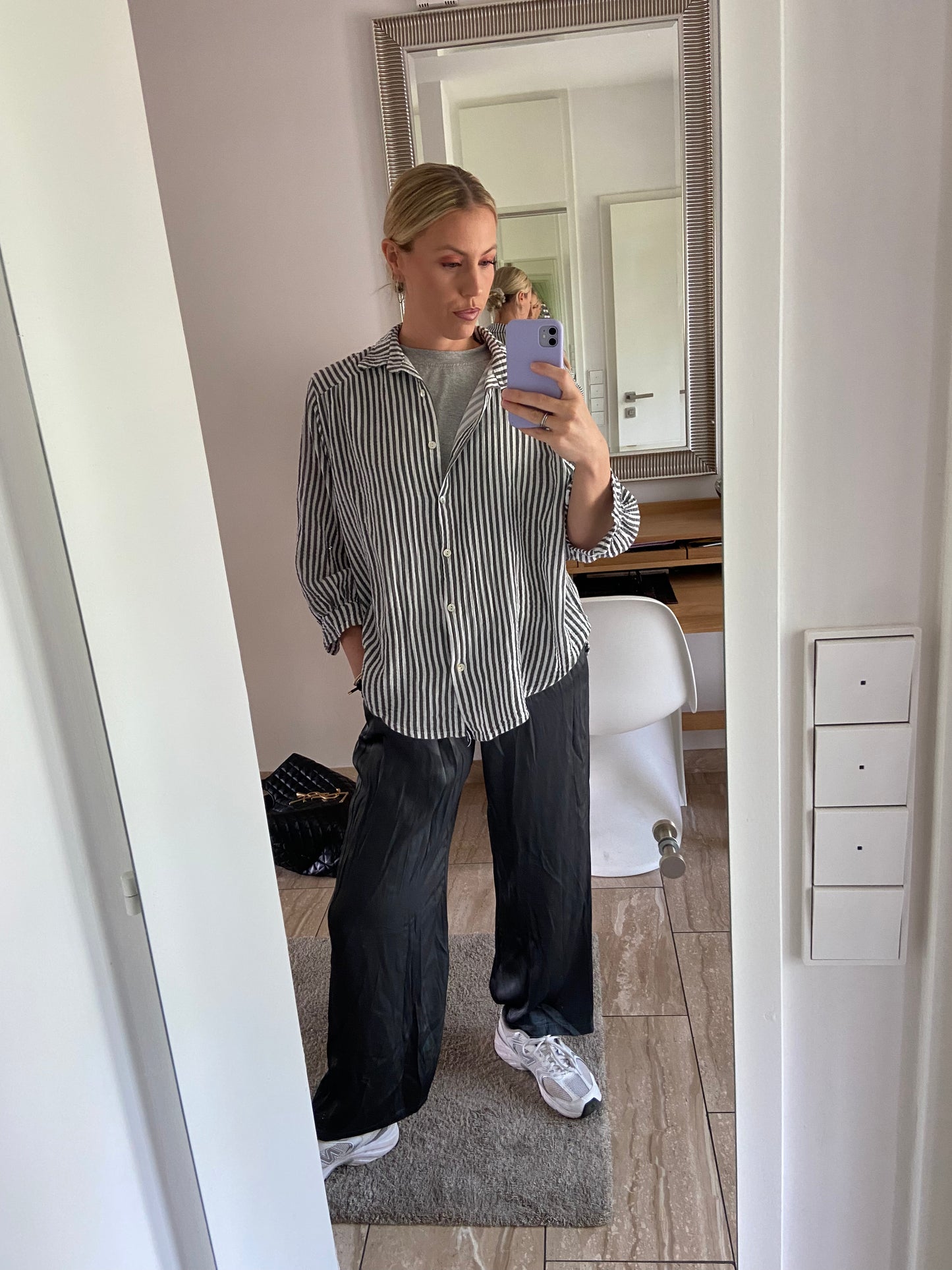 Musselinbluse „Stripe“ Weiß/Anthrazit